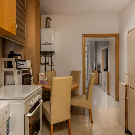 アパート 1 Bedroom Stunning In *
